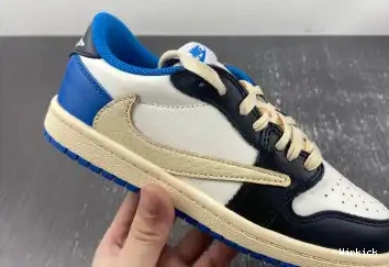 x Air OG DM7866-1401 1 x Jordan Fragment Low Scott (KIDS)Travis 0702